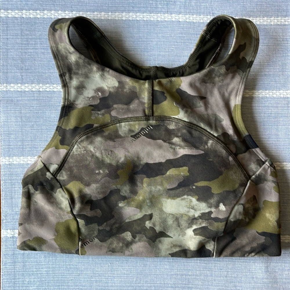 Lululemon size 4 sports bra